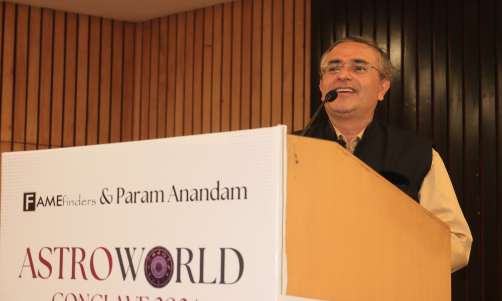 CA Shankar Ghansahamdas Andani honored with Life Time Achievement Award in Astroworld Conclave 2024.